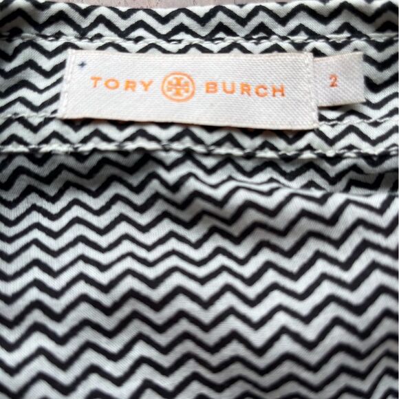 Tory Burch button down with roll tabs black and white chevron patterned shirt - Picture 7 of 8